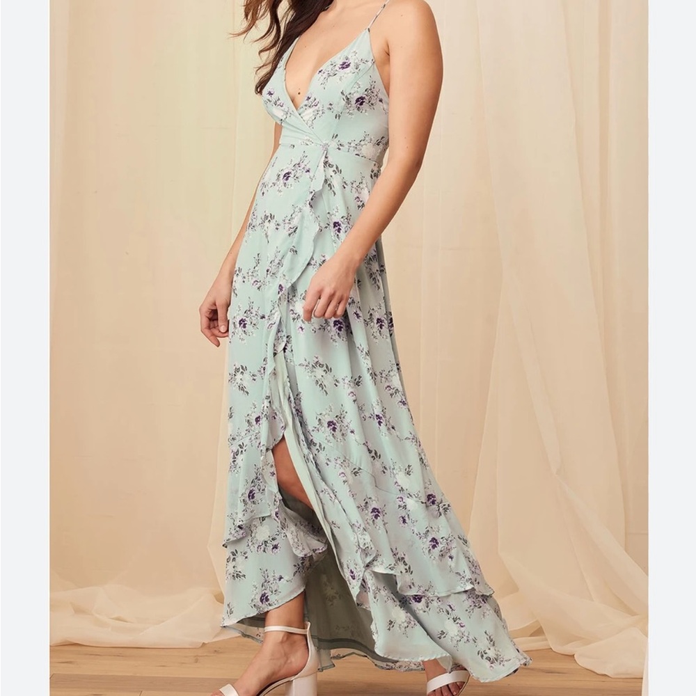 NWOT Lulu's Green Maxi Dress Plunge Neckline Ruffled Hem